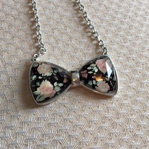 Claire’s Bow Necklace
